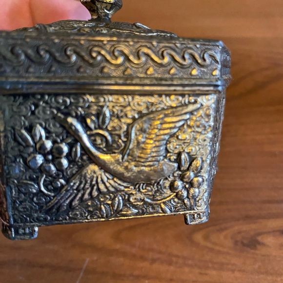 Vintage Trinket Jewelry Box - Picture 6 of 12